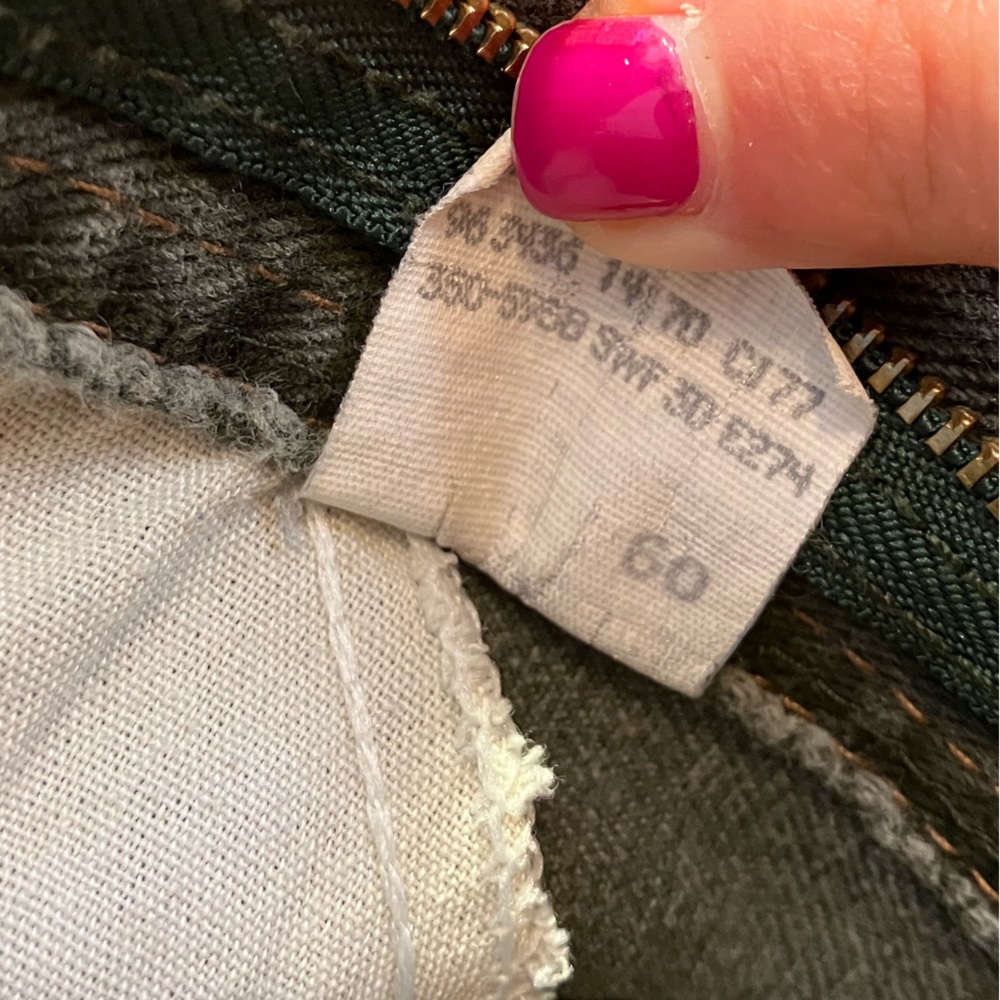 Vintage High-Waisted Lee Jeans - Picture 9 of 11